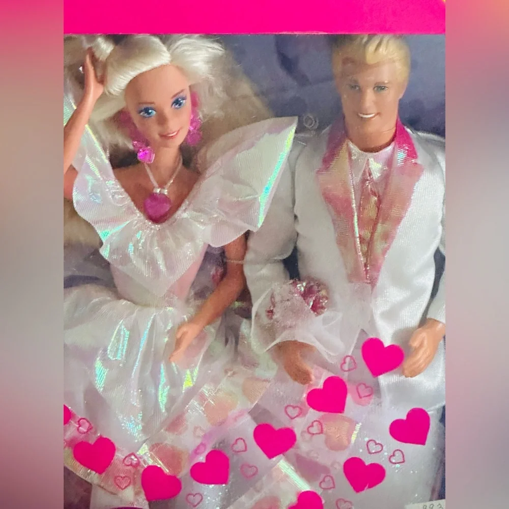Vintage 1993 Mattel Barbie and Ken Heart Surprise Set! - Picture 3 of 4